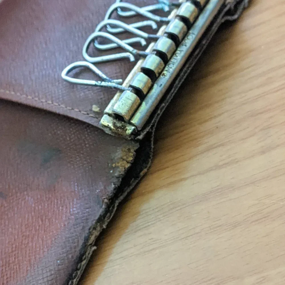 Louis Vuitton Monogram Key Holder/Wallet #706💥PRICE DROP💥